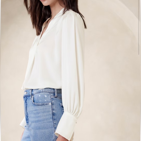 Tan blouse - Picture 4 of 5